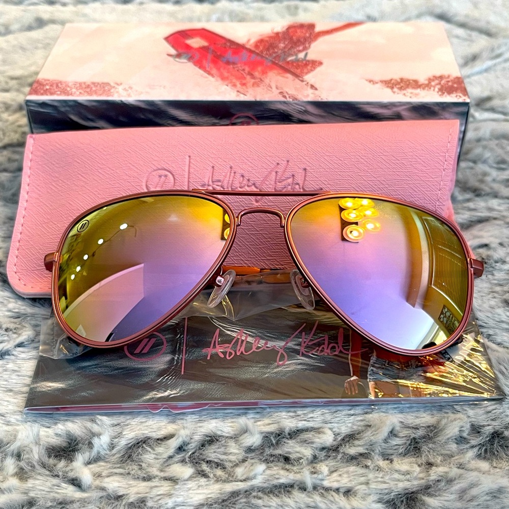 Blenders Signature Series Ashley Kidd Sunglasses in Matte Pink NWT